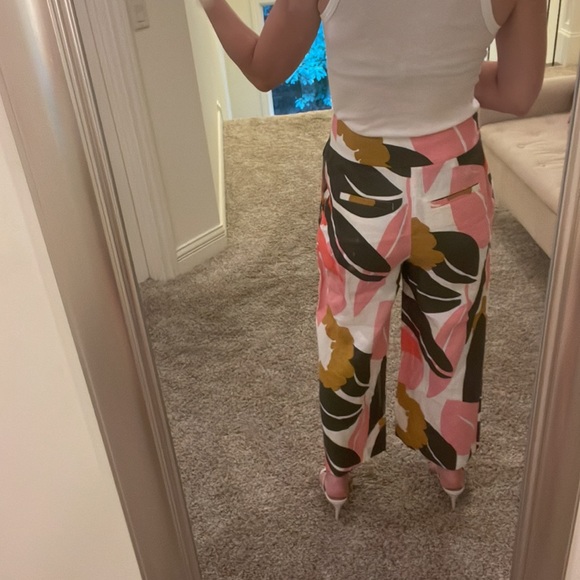 NWT Boden Printed Linen Pants
Ivory, Abstract Bloom size 6 - Picture 3 of 7